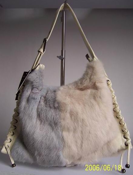 Rabbit-Fur-Handbag-07