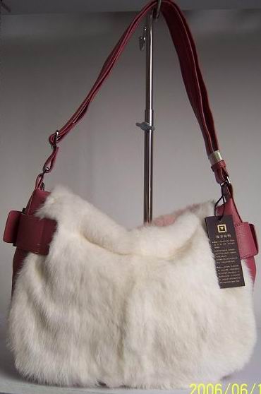 Rabbit-Fur-Handbag-08